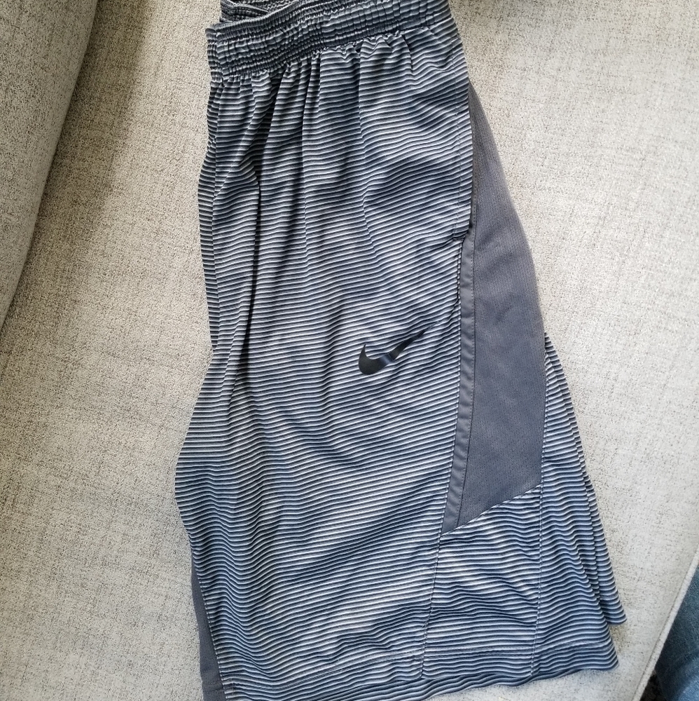 Men's basketball shorts